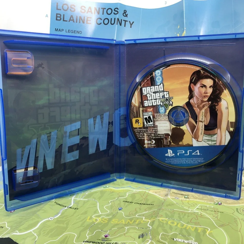 Grand Theft Auto V (Sony PlayStation 4, 2014) Physical‎ Complete w/Map, Mint